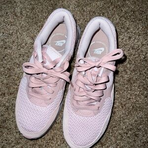 Women’s Nike shoes